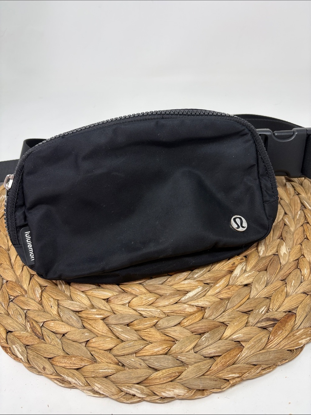 LULULEMON Everywhere Belt Adjustable Waist Bag